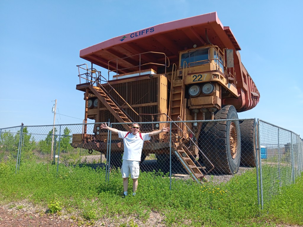 Hull Rust Mahoning Mine Simon with dumptruck