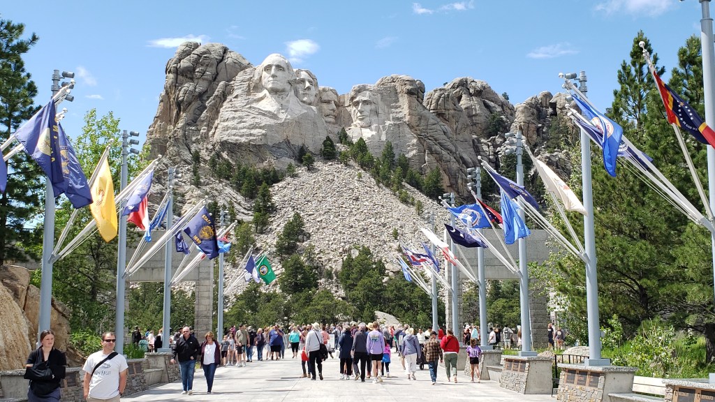 Mount Rushmore with entry plaza