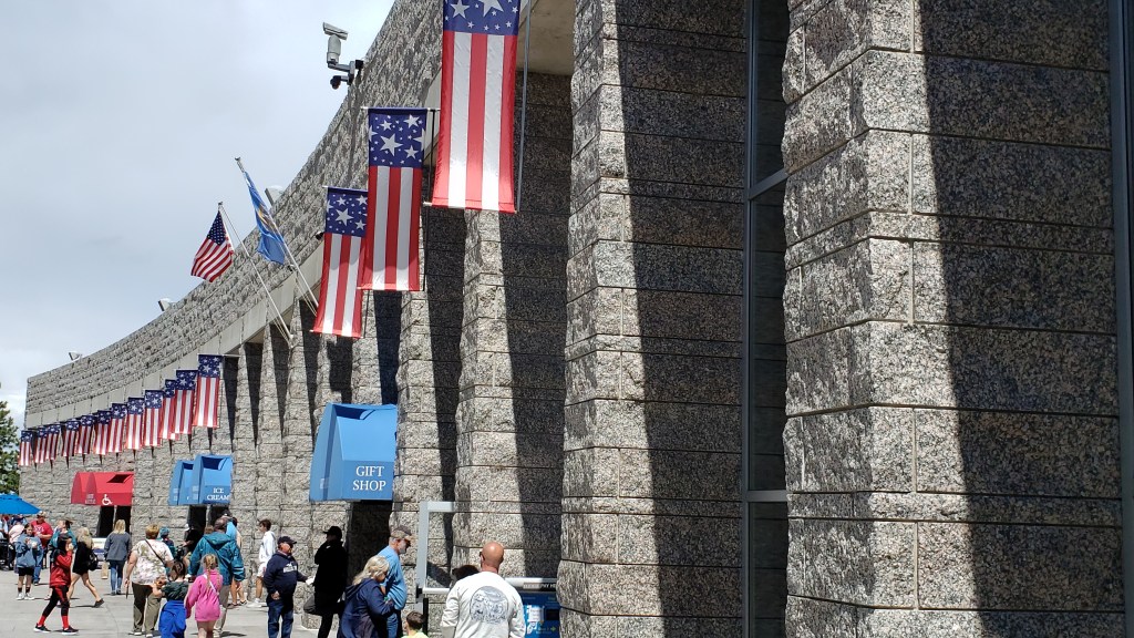 mount rushmore plaza